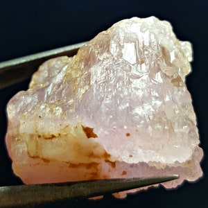 132,0 CT vattenetsad rosa kunzitkristall - Afghanistan bild 10