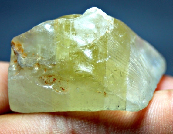141.0 CT 希少ハニーカルサイトクリスタル：ホワイトライン
