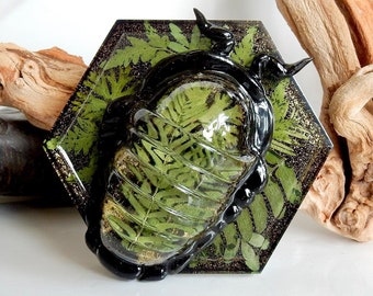 Gedroogde bladeren Isopod-beeldje, pilinsectenkunst, gouden Isopod-kunst, bosvarens Isopod-sculptuur, standbeeld Roly Poly, Isopod-kreeftachtigen presse-papier