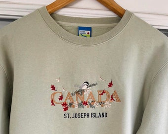 Canada St Joseph Island Embroidered Pullover Sweatshirt Size Large, Canada Shirt