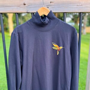 Kuch Kuch Original Tees Hummingbird Turtleneck Pullover, Nature Shirt Size XL