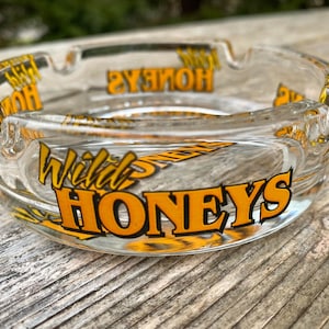 Vintage Wild Honeys Ashtray, 70&#39;s Cigar Glass Ashtrays