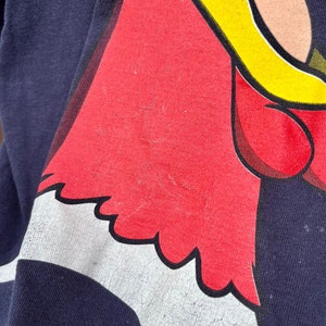 Vintage 1997 Warner Bros Looney Tunes The Foghorn Leghorn Tee, Vintage Admit One T-Shirt Size Small afbeelding 4