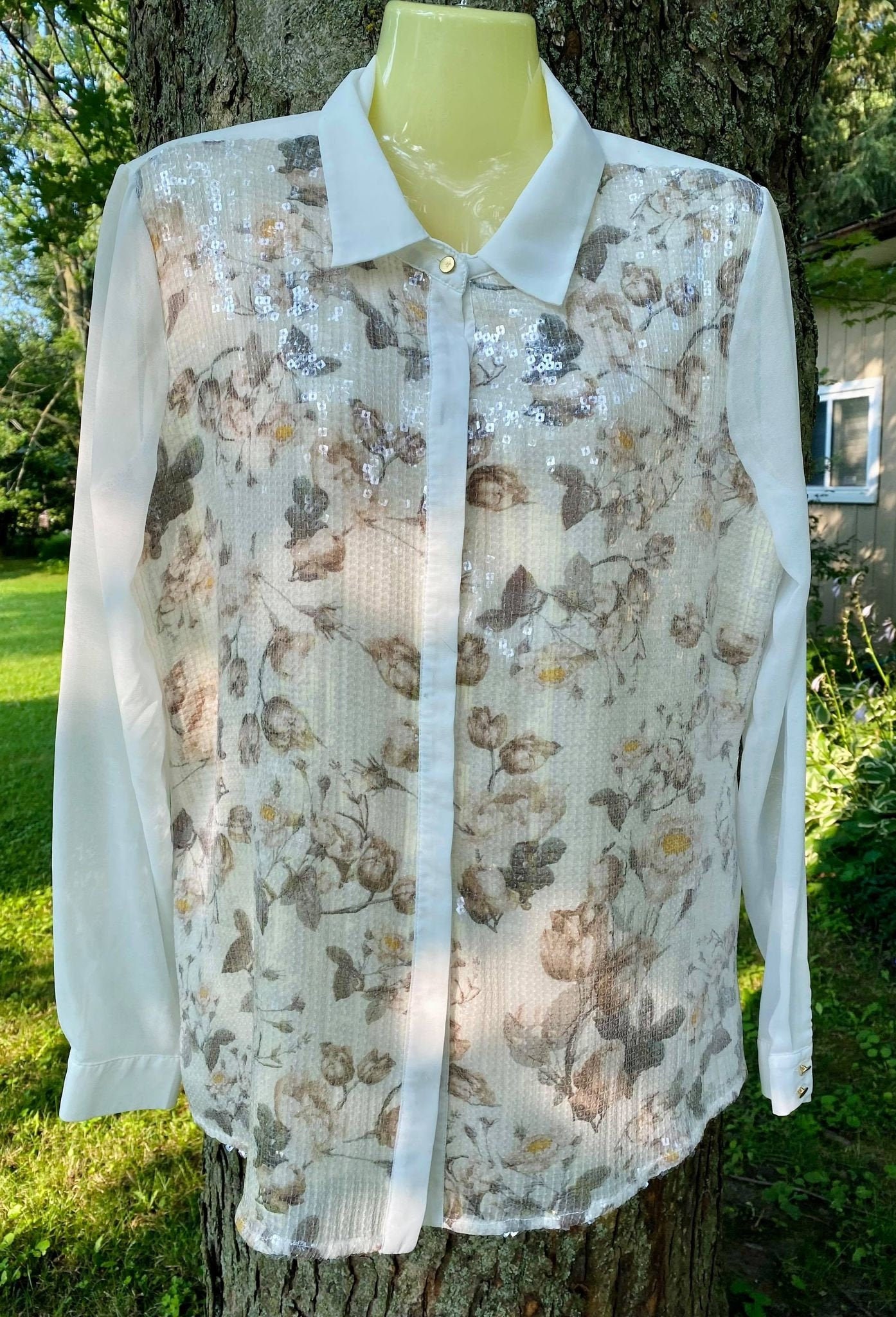 Badgley Mischka American Glamour Floral Sheer Sleeve Button