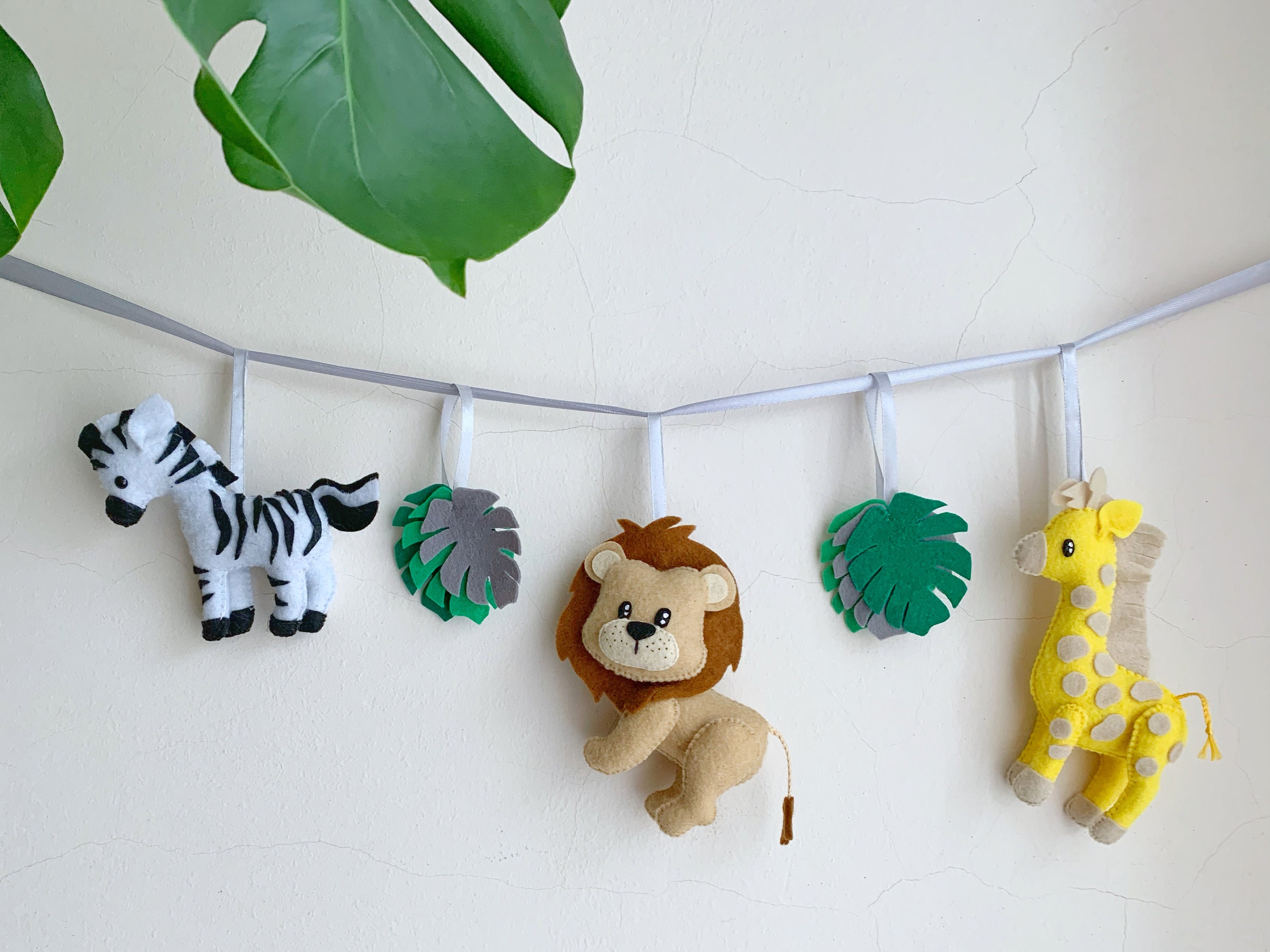 safari nursery garland