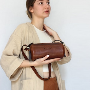 Leather Shoulder Bag Women&#39;s/ Leather Round Bag With Zipper For Her/ Soft Leather Bag Women&#39;s/ Handmade Leather Bag/ Minimalist Shoulder Bag