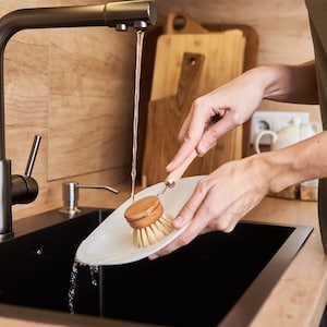 Reusable bamboo dish brush with interchangeable head