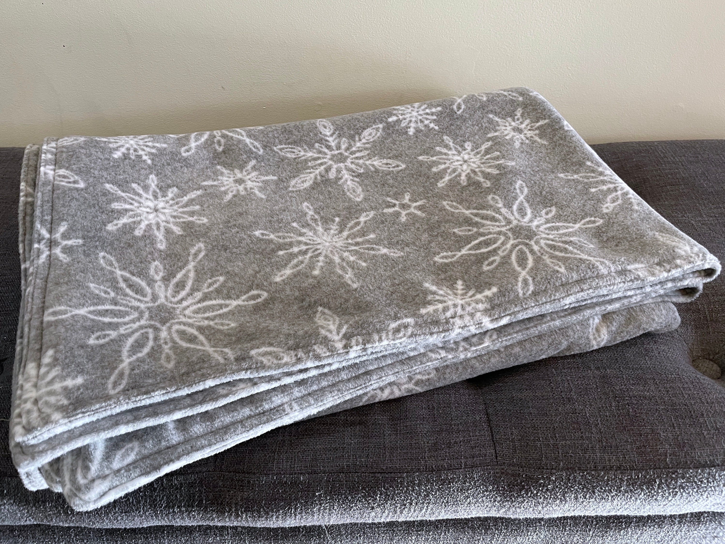 Fuzzy Fleece Blanket Soft Fleece Throw Snowflake Blanket Gray and White Throw Cozy Fleece Blanket Minimalist Decor Etsy
