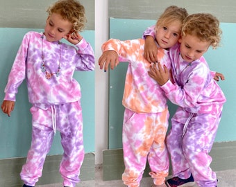 Sweater and joggers kids tie dye tracksuit, 2 piece set for 2, 4, 6, 8 and 10 year olds, Unisex cotton streetwear matching set