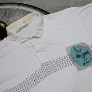 90s vintage tennis polo shirt Size Medium Vtg white abstract tee Sz M