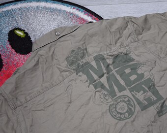 Maglietta vintage Y2K Mambo taglia X Large, maglietta vintage con bottoni da surf australiano color cachi, taglia XL