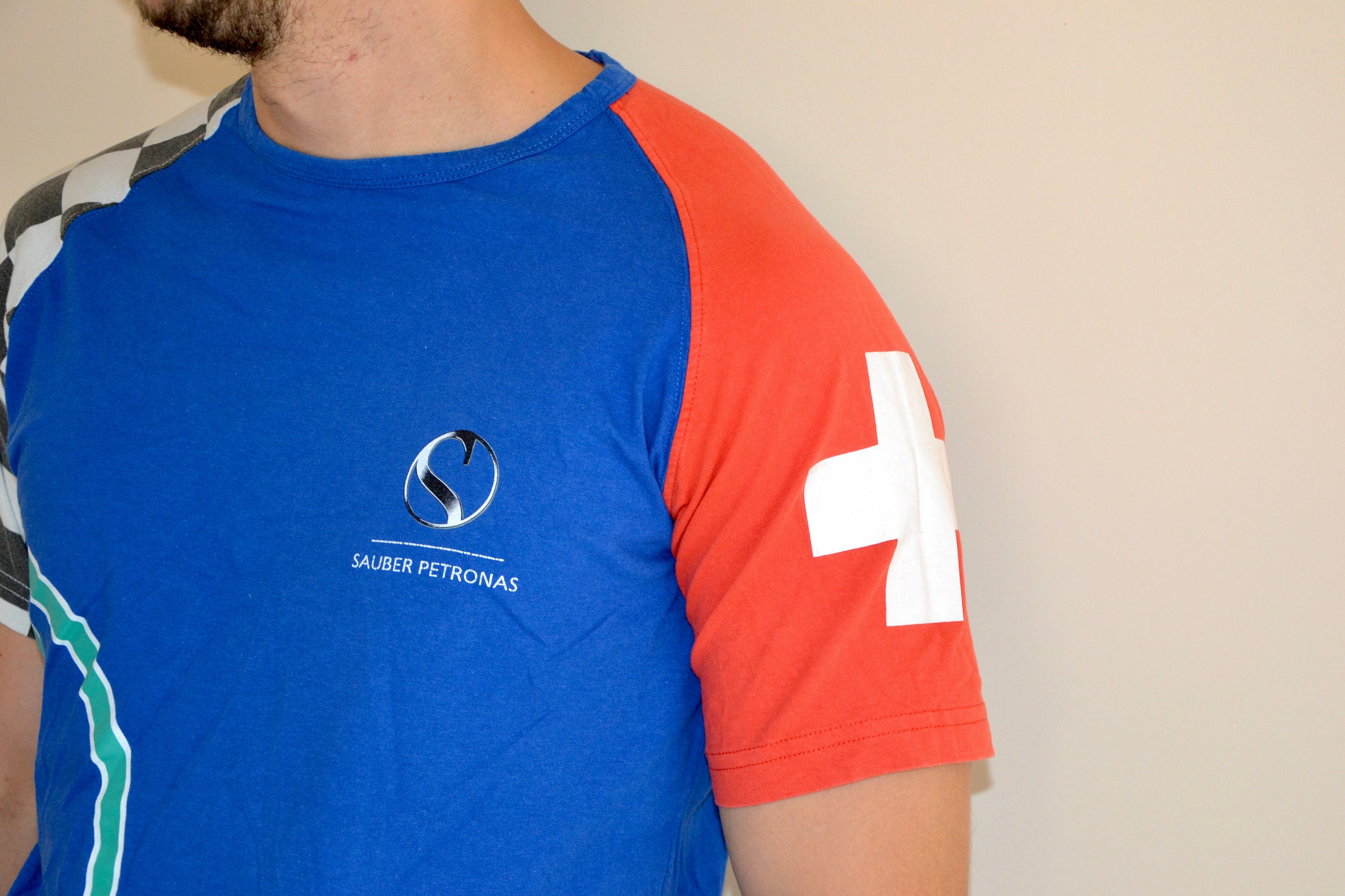 Vintage Red Bull Sauber Petronas Shirt Size Small Medium Vtg Color