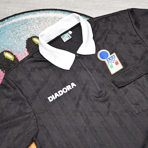 Camiseta de fútbol vintage de los años 90, de la FIGC, Italia, árbitro Diadora, talla grande, camiseta vintage negra del club de fútbol, talla L (camiseta de fútbol vintage, camiseta de fútbol vintage)