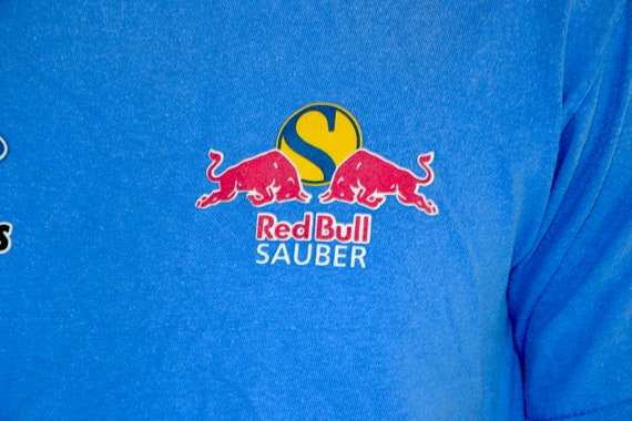 90s Vintage Red Bull Sauber shirt Size M vtg fade… - image 3