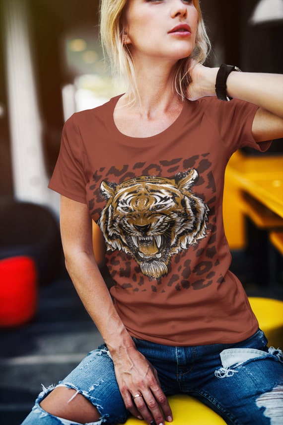 tiger graphic tee womens