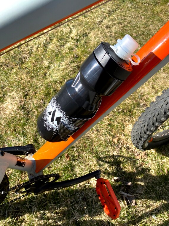 Portabottiglie Elite Vico Carbonio Portabottiglie In Carbonio Elite Vico, Colore Nero Opaco/grigio, Leggerissimo Per Bici Da Corsa Accessori Bici Leggeri