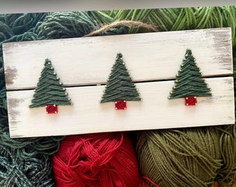 String Art Christmas Tree Sign: 5X12 wooden pallet sign