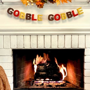 Guirnalda Gobble Gobble / Guirnalda de Acción de Gracias / Guirnalda de otoño / Guirnalda de bolas de fieltro / Banner de letras de fieltro / Decoración de repisa de otoño / Banner de otoño