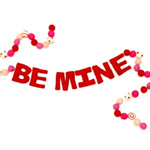 BE MINE Felt Ball Garland, Valentines Felt Ball Garland, Banner de San Valentín, Guirnalda del Día de San Valentín, Guirnalda navideña