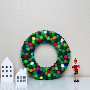 Charming Wool Felt Christmas Wreath, Vintage Holiday Decor, Festive Mantel Accent, Wool Felt Holiday Wreath