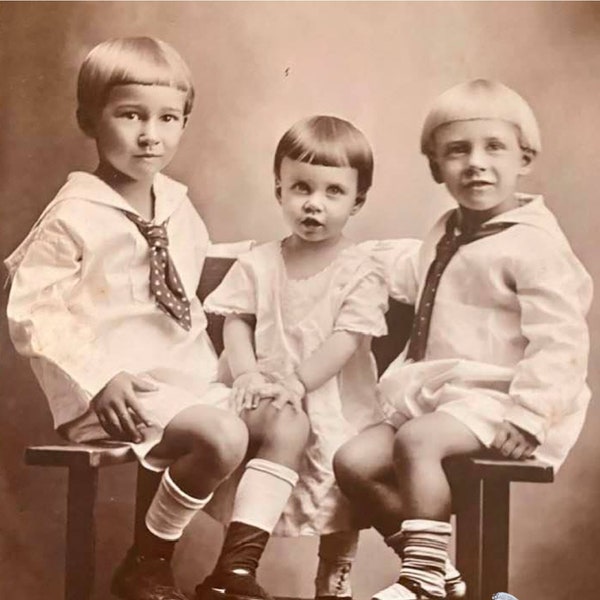 Early 1900s digital vintage photo, Early 20th century digital photo, 1920s digital photo, 3 brothers digital portrait