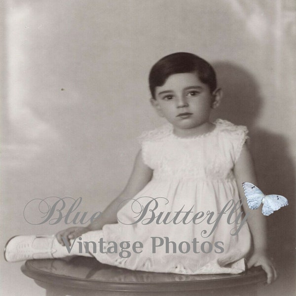 1920's Little girl vintage black and white digital photo, Pre Depression era digital photo, Antique little girl photo, Vintage child's photo