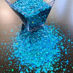 Caribbean Blue Holographic Color-Shifting Glitter / Chunky Glitter Mix / Tumbler Glitter / Nail Art Glitter