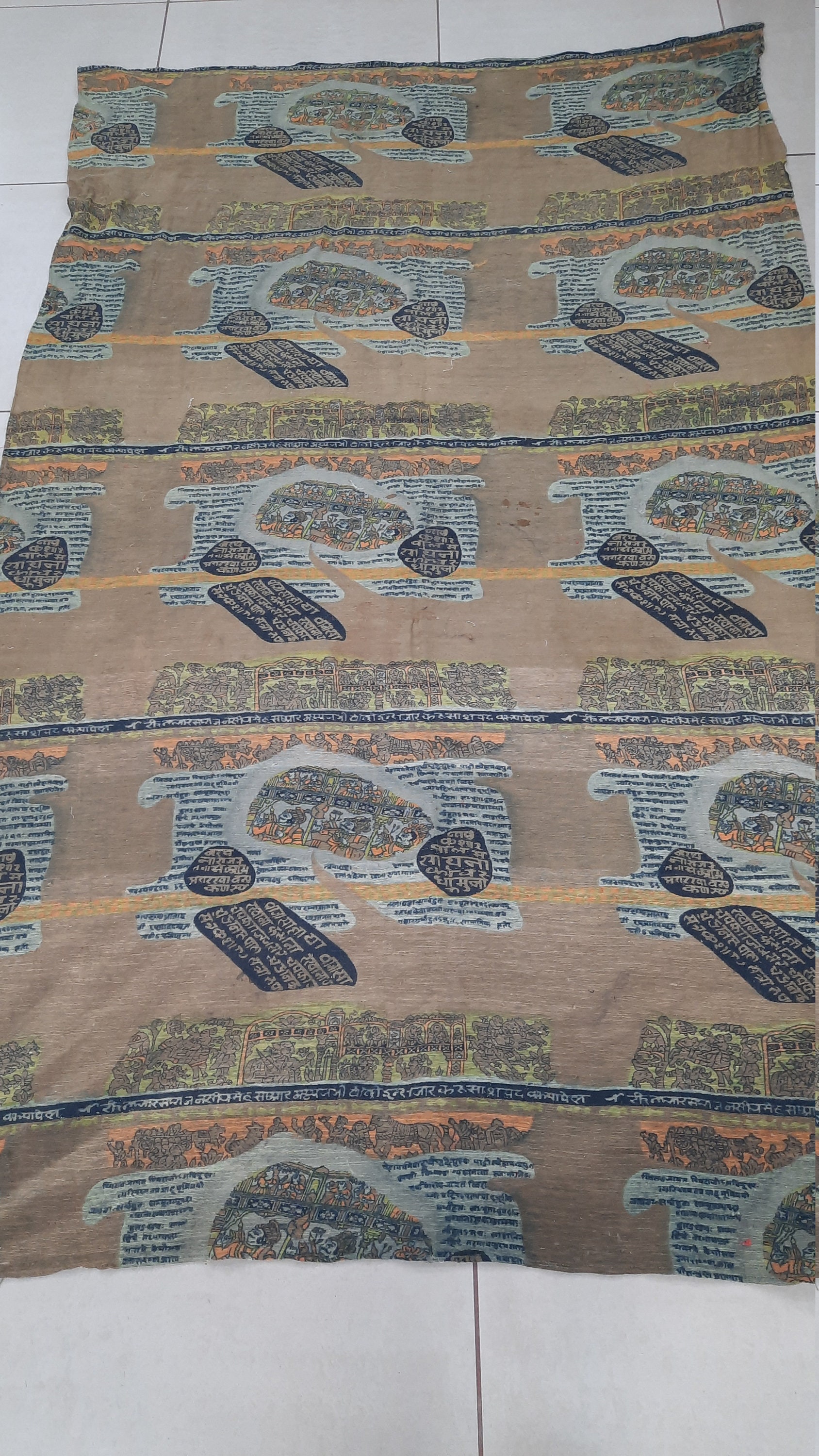 Impressionnant Traditionnel Tissé Textile Avec Brillant Couleurs Detaille Modele Isole Authentique