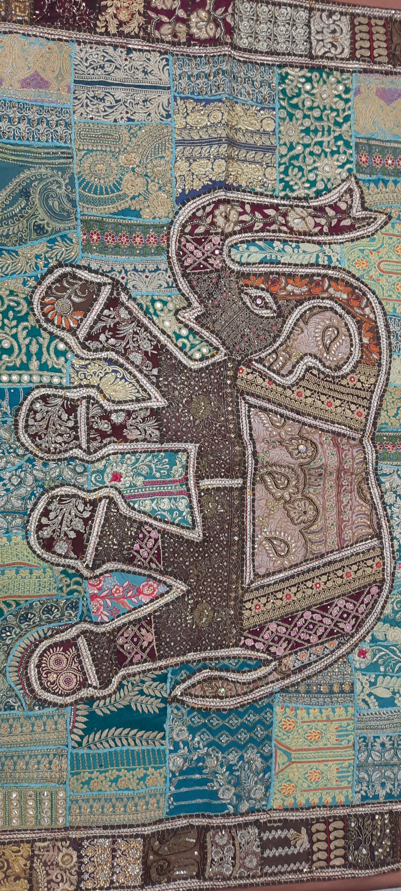 Tenture Murale Tissu Gribouille Import – Arbre De Vie Et Éléphant – Décoration Ethnique
