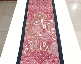 Runner decorativo patchwork, runner da tavolo patchwork in cotone vintage indiano, arazzo da parete, fatto a mano nel Rajasthan, arazzo boho ricamato