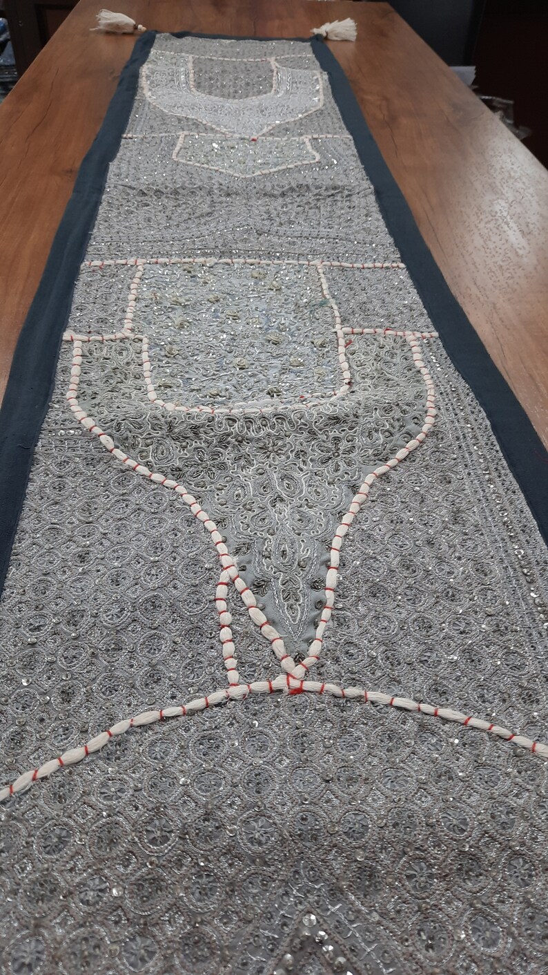 Dekorativ lapptäckslöpare, indisk vintage bomullslapptäckslöpare, väggbonad, handgjord i Rajasthan, broderad boho-tapet bild 2