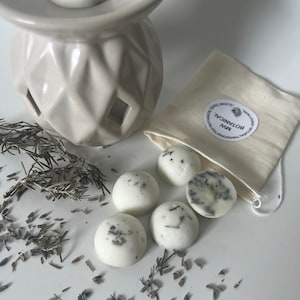 Natural Soy Wax Melts with dried lavender/Lavender Wax Melts/Wax Melts Gift/Chamomile Wax Melt/Aromatherapy Wax melts for Wax Warmers