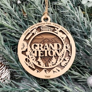 Grand Teton Ornament mit Personalisierung, Wählen Sie einen beliebigen Nationalpark, anpassbare Weihnachtsverzierung, personalisierte Holz gravierte Geschenke