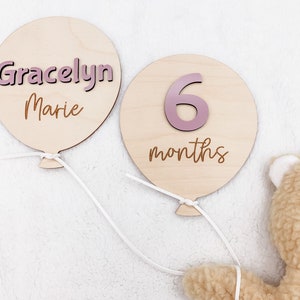 Ensemble de jalons personnalisés avec ballons interchangeables |  Cartes d'étape en bois pour bébé |  Marqueurs d'étapes mensuels personnalisés
