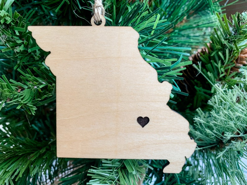 Missouri Ornament with Heart Marker, Customizable Christmas Ornament, Personalized Wood Engraved Gifts, Missouri Gifts image 1