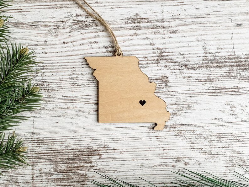 Missouri Ornament with Heart Marker, Customizable Christmas Ornament, Personalized Wood Engraved Gifts, Missouri Gifts image 8