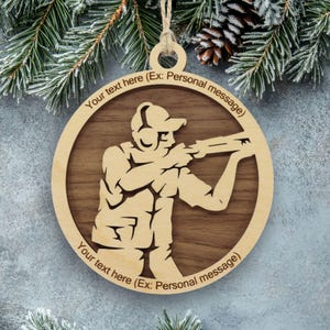 Tontaubenschiessen Ornament Personalisiert – Personalisiertes Tontaubenschiessen Ornament Weihnachtsgeschenk – Laser geschnittenes Holzandenken