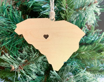 South Carolina Ornament with Heart Marker, Customizable Christmas Ornament, Personalized Wood Engraved Gifts, South Carolina souvenir