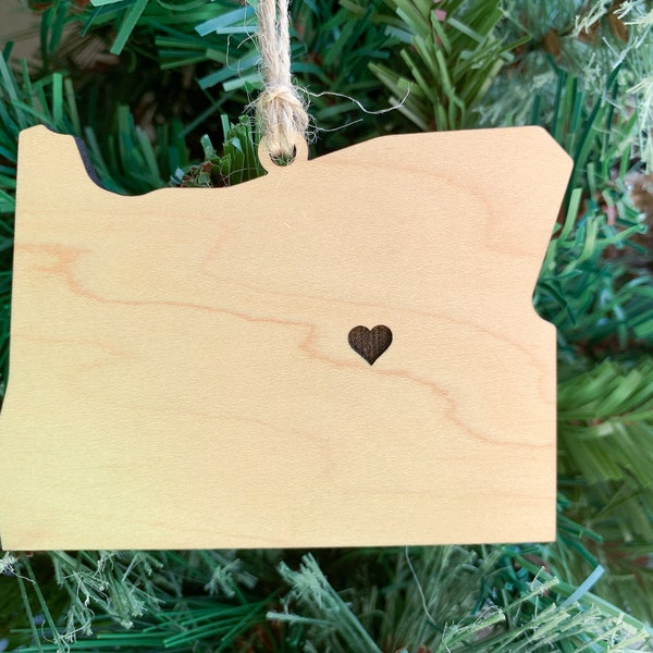 Oregon Ornament with Heart Marker, Customizable Christmas Ornament, Personalized Wood Engraved Gifts, Oregon Souvenir