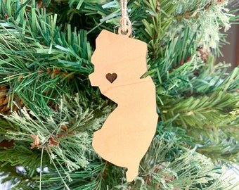 New Jersey Ornament with Heart Marker, Customizable Christmas Ornament, Personalized Wood Engraved Gifts, New Jersey souvenir