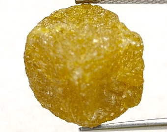 Cubo di diamante grezzo giallo naturale da 12,86 carati: diamante irregolare non tagliato