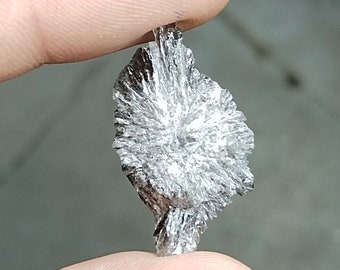 Diamante grezzo nero naturale da 16 carati: diamante sciolto irregolare non tagliato (31,6x18x6 mm)