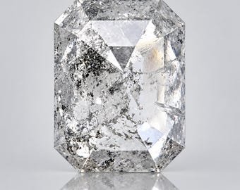 Diamante natural pulido suelto de 1,07 quilates con vetas de esmeralda y sal y pimienta (6,7 x 5,1 mm).