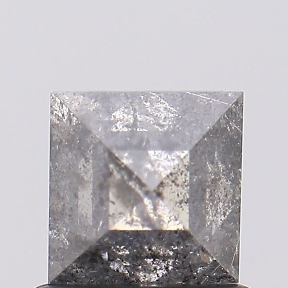 5 x 5 mm スクエア ソルト＆ペッパー ダイヤモンド：0.84カラット 天然