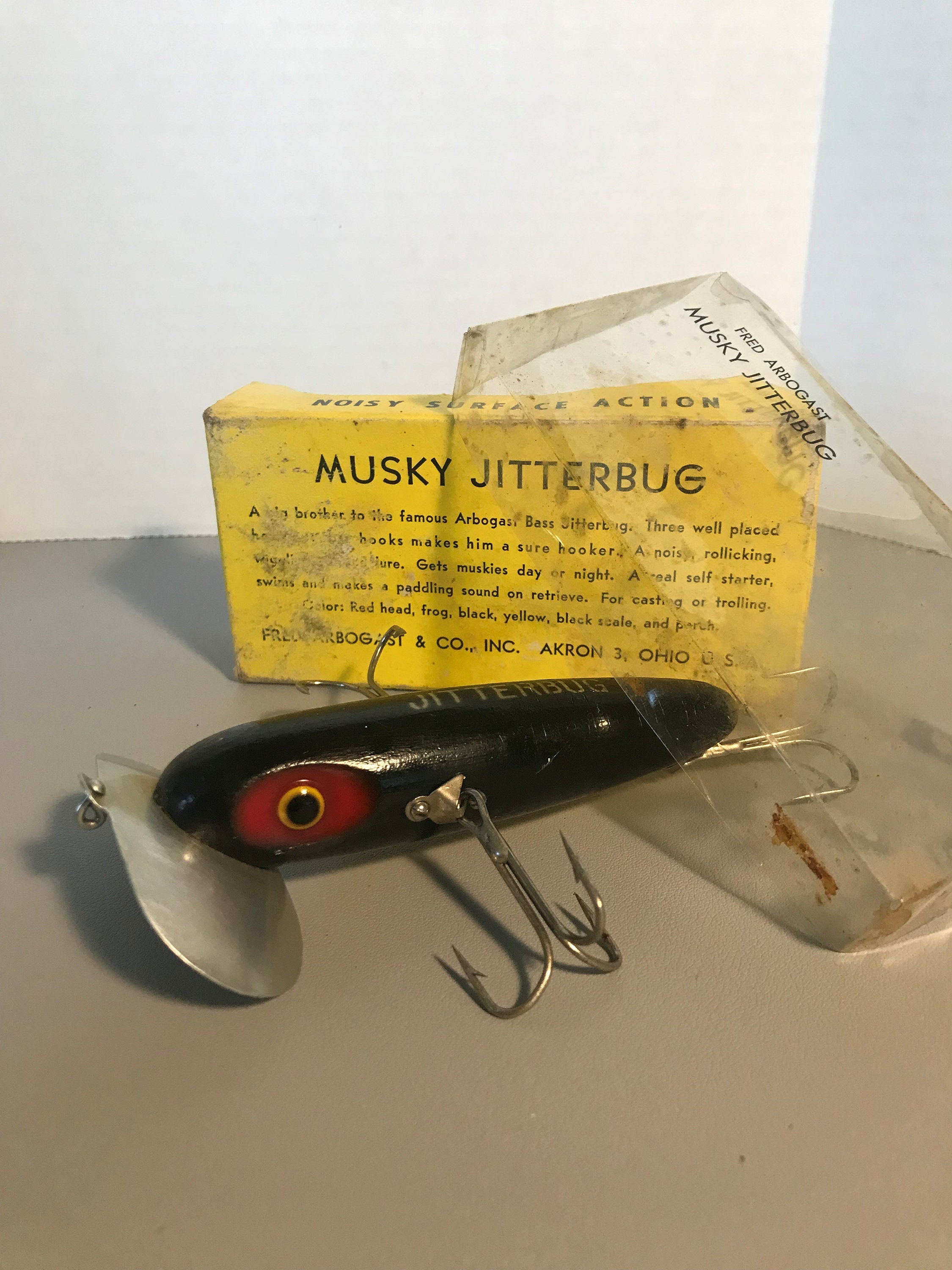 XL Black Vintage Fred Arbogast Jitterbug fishing lure. Great for any  Angler! USA Fishing Bait & Tackle