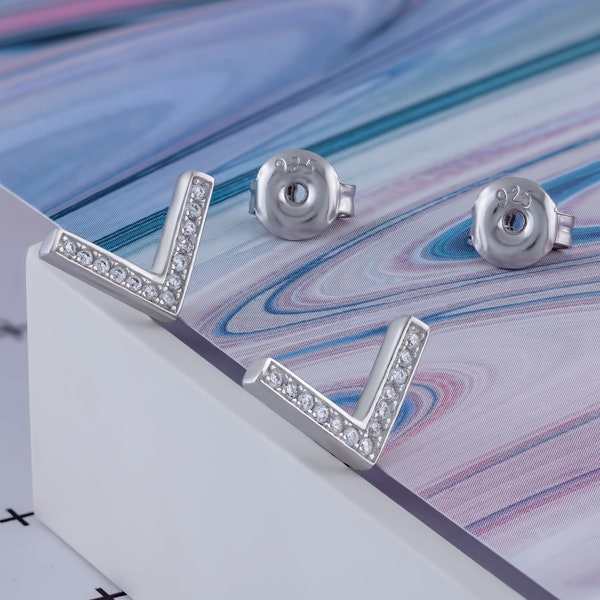 925 Sterling Silver Chevron Stud Earrings with Shining CZ