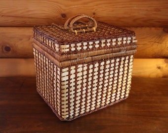 Large Vintage Weaved Wood & Wicker Picnic Basket Set with Locking Handle