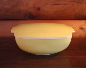 Vintage 1950's Pyrex Hostess 2 1/2 Quart Ovenware Serving Dish with Lid