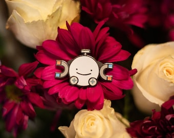 Cute Face Magneet - Harde Emailpin