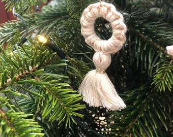 Macrame tassel, Christmas tree decoration, macramé bauble, Christmas tree ornament, white and gold decor, eco Christmas tree decor